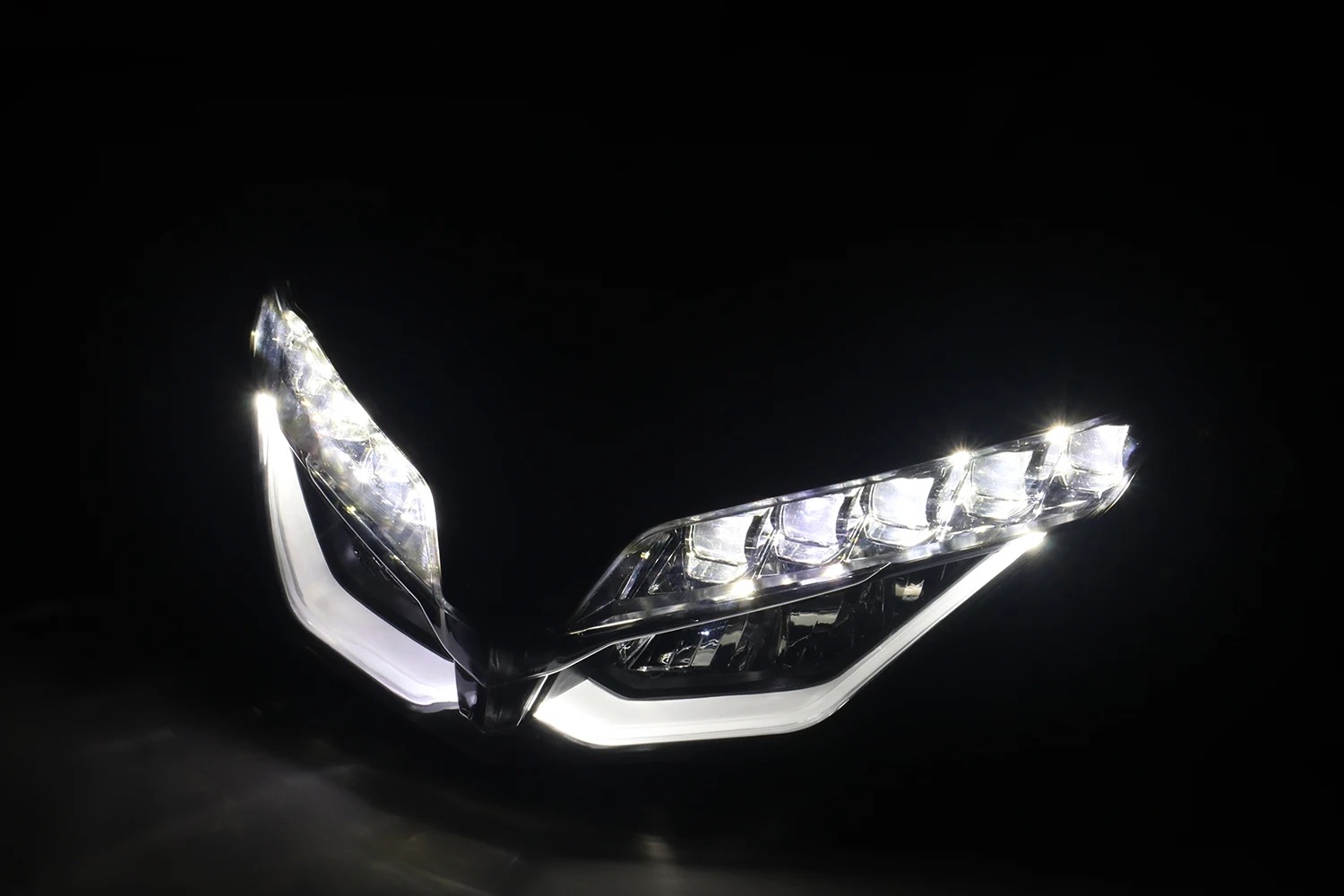 China Factory Motorcycle Lighting System for  2018-2022 GoldWing Tour Dual Clutch Transmission